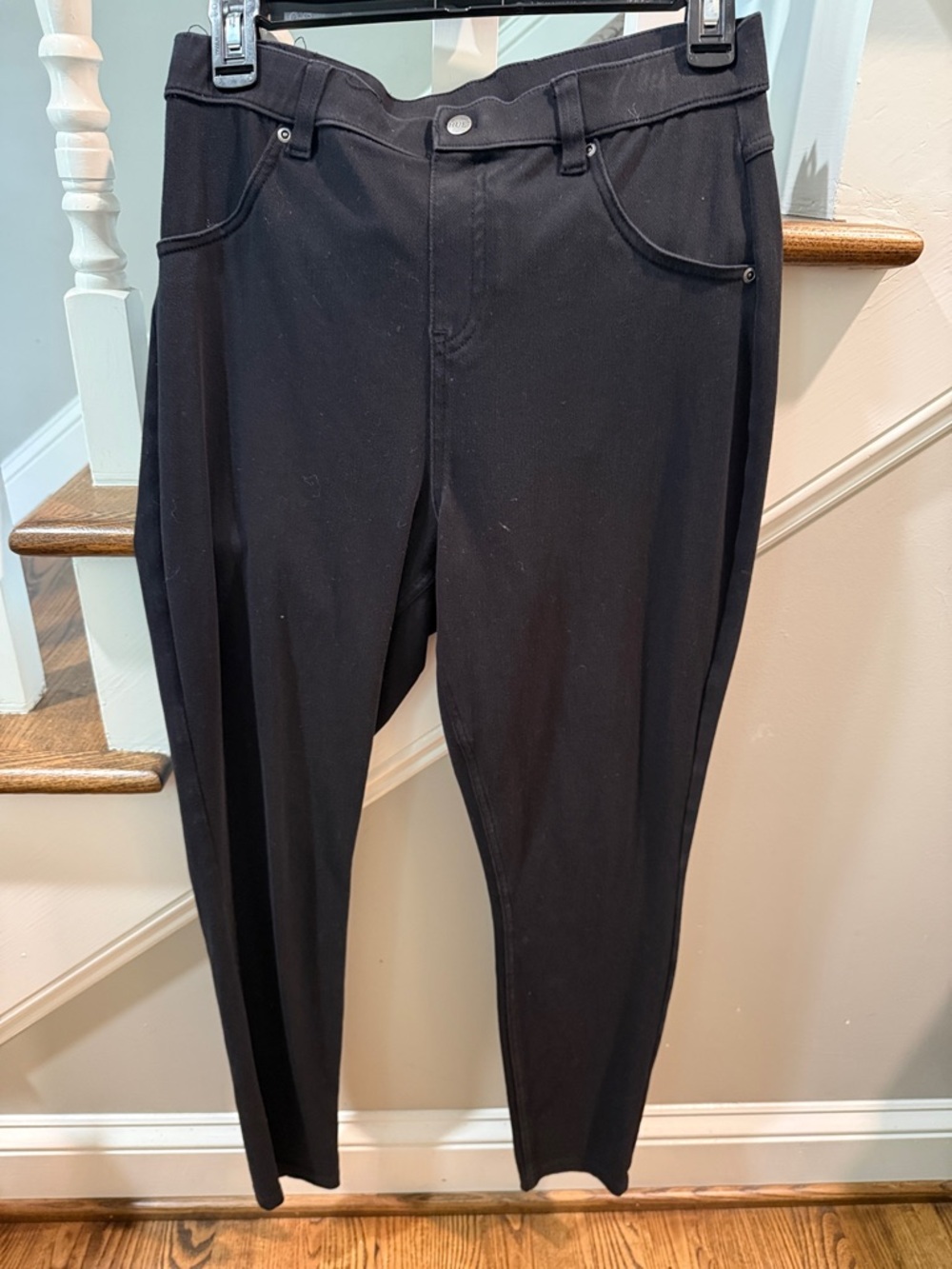 HUE women’s Black Slim Stretch Pants